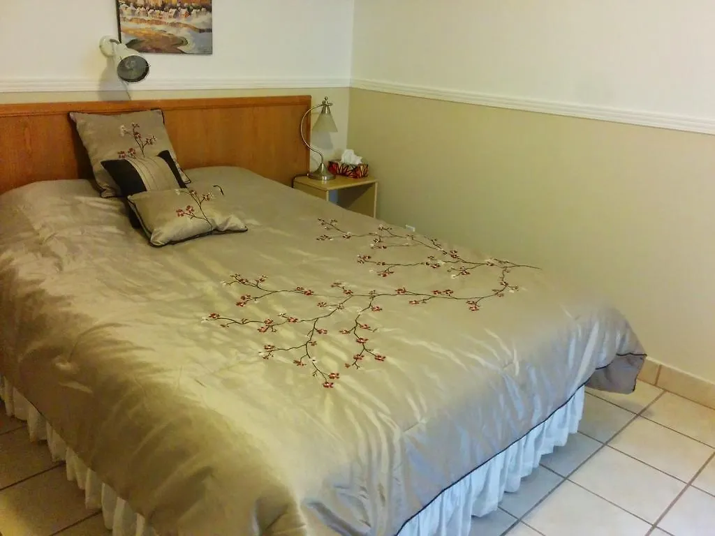 Gite Au Pignon Vert Ste-Foy Quebec City Bed & Breakfast