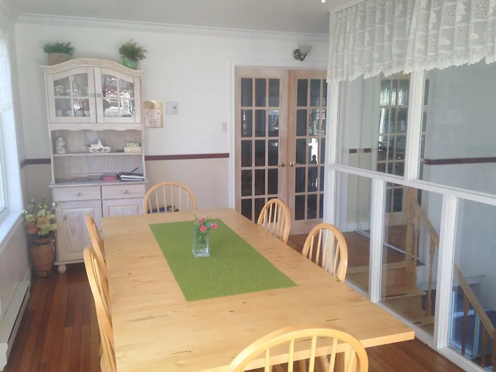 Gite Au Pignon Vert Ste-Foy Quebec City Bed & Breakfast