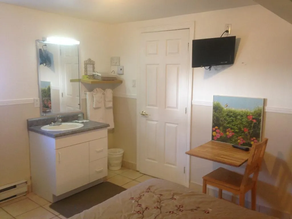 Gite Au Pignon Vert Ste-Foy Quebec City Bed & Breakfast